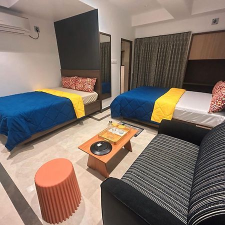 Eagle Inn Stay 甘吉布勒姆 外观 照片