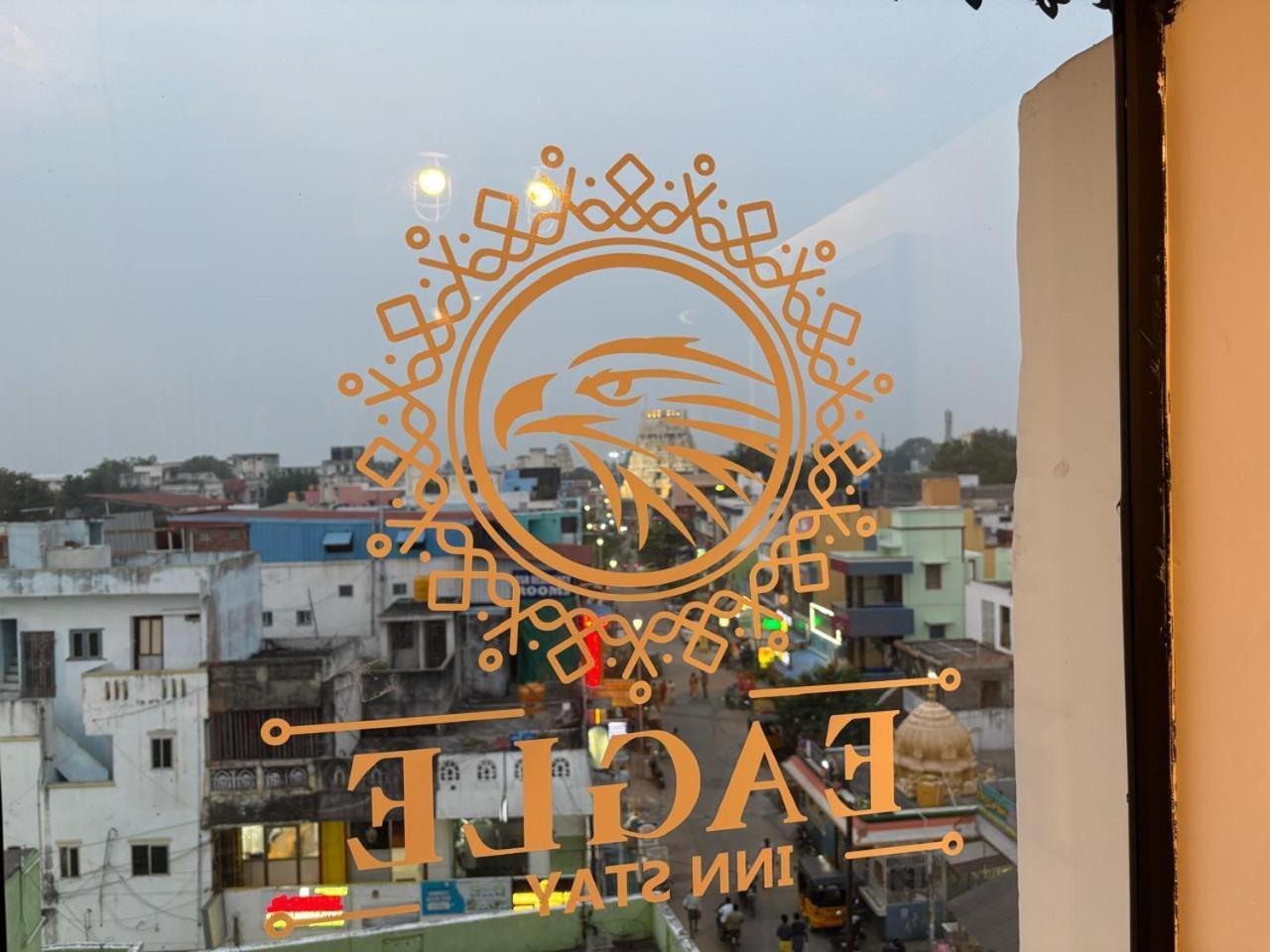 Eagle Inn Stay 甘吉布勒姆 外观 照片