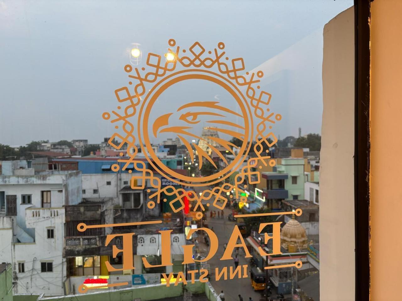 Eagle Inn Stay 甘吉布勒姆 外观 照片