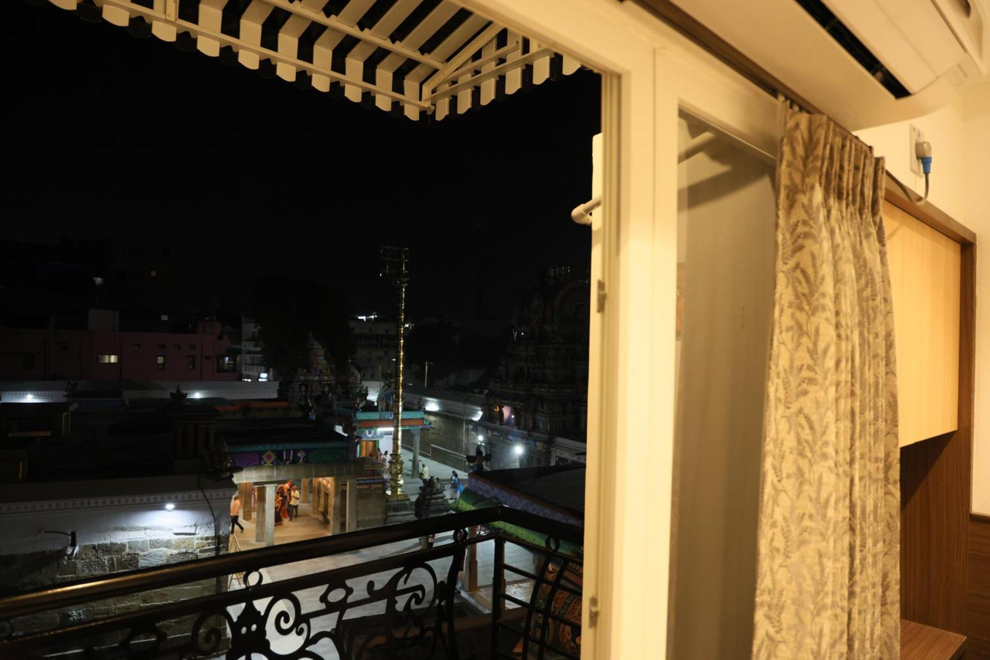Eagle Inn Stay 甘吉布勒姆 外观 照片